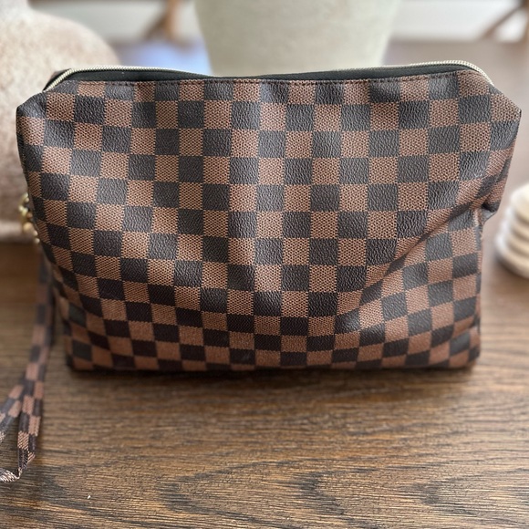 Checkered Makeup Bag - Picture 2 of 6